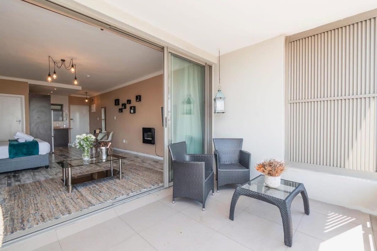 Charming In Greenpoint * Cape Town