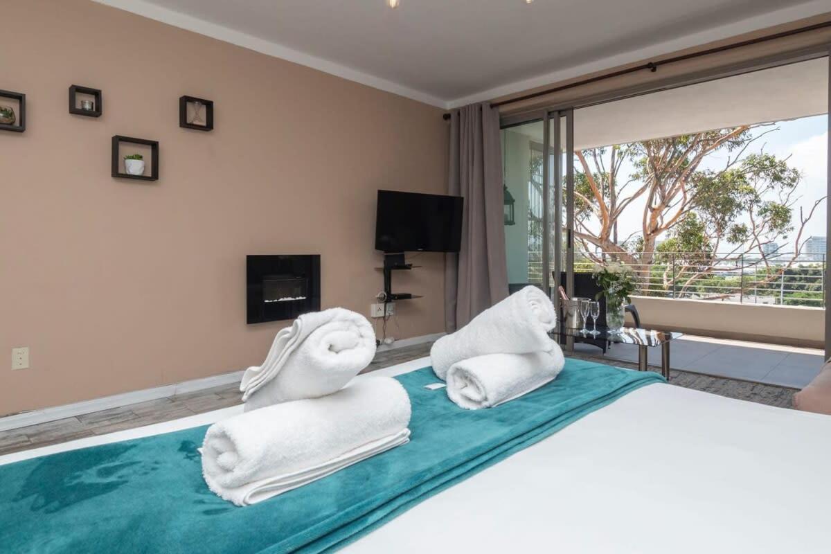 Charming In Greenpoint * Cape Town