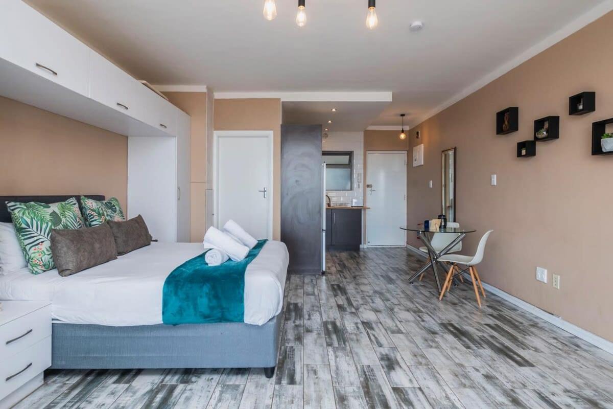 Charming In Greenpoint Cidade Do Cabo